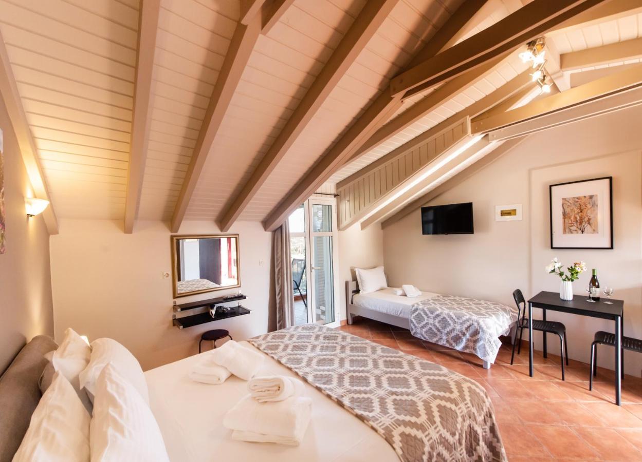 Villa Verde Lefkada City ภายนอก รูปภาพ