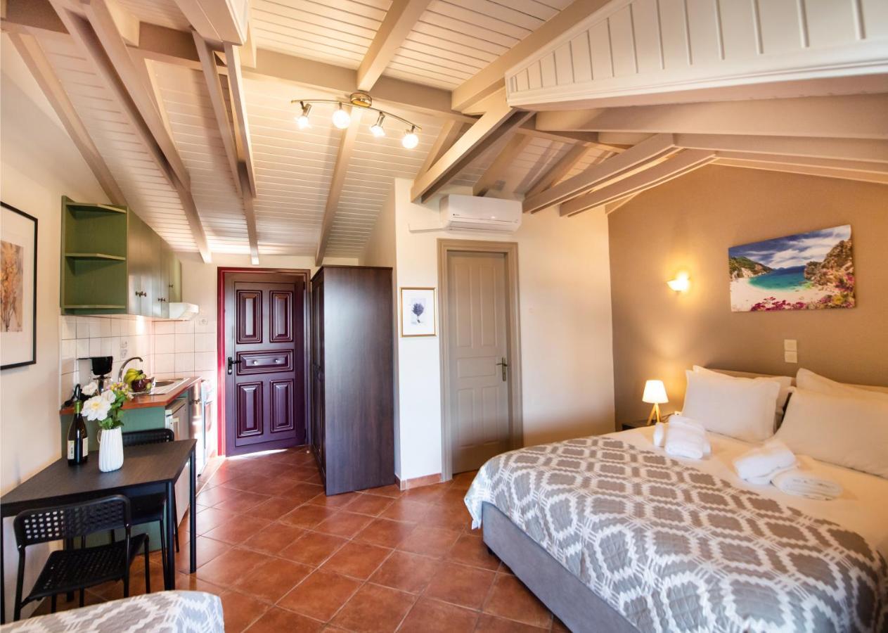 Villa Verde Lefkada City ภายนอก รูปภาพ