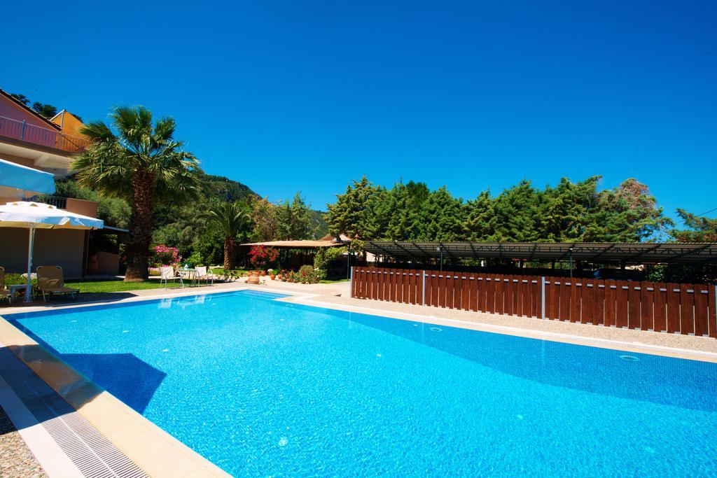 Villa Verde Lefkada City ภายนอก รูปภาพ