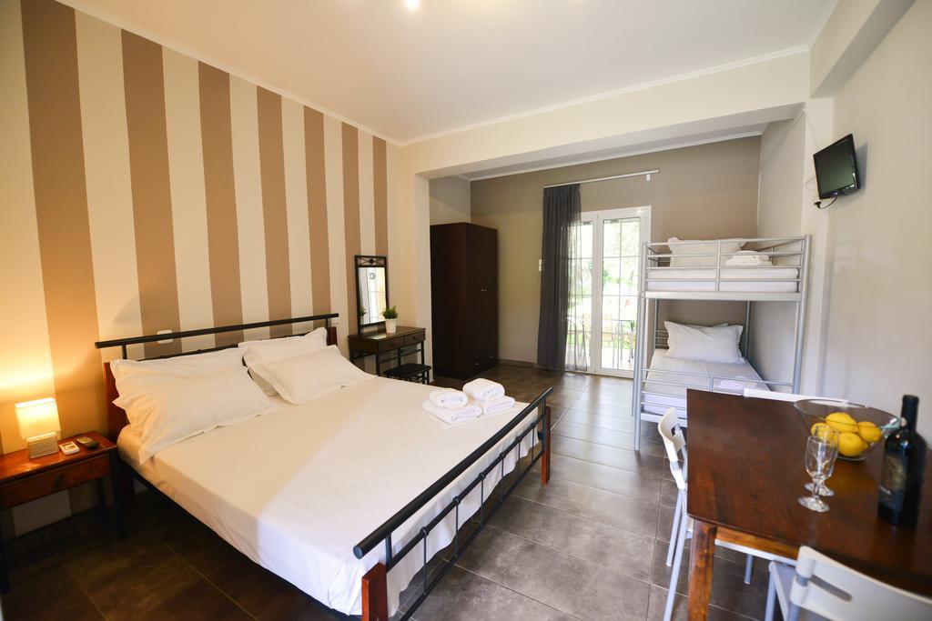 Villa Verde Lefkada City ภายนอก รูปภาพ