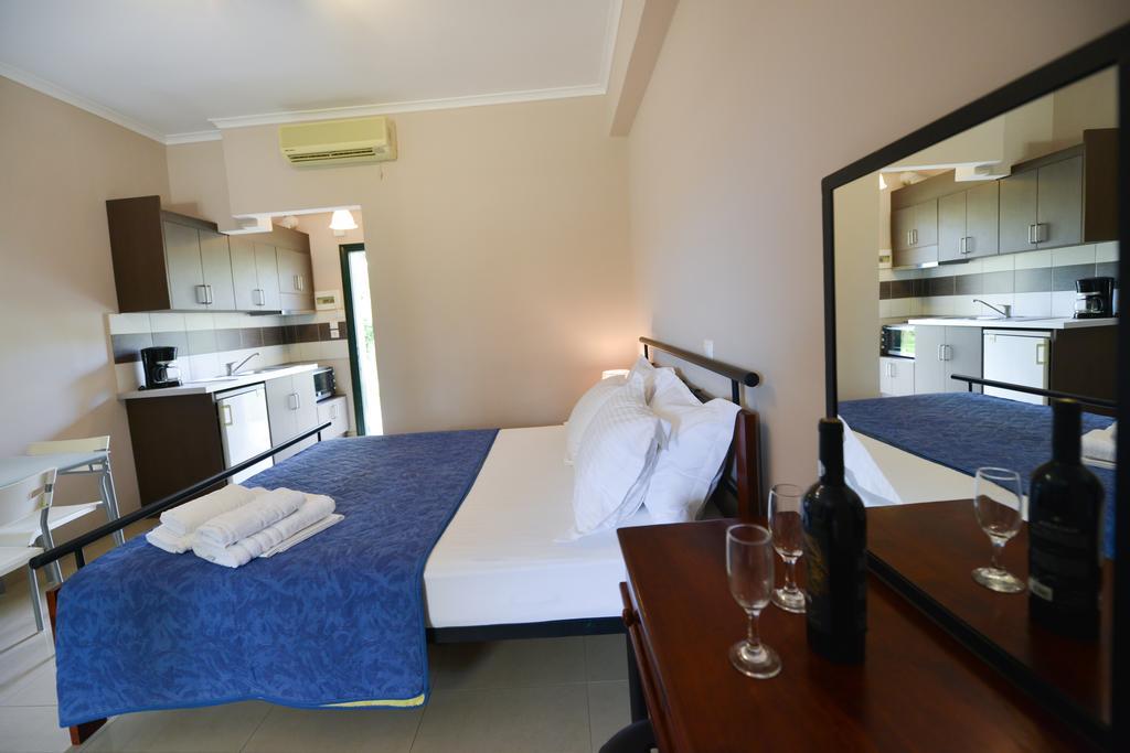 Villa Verde Lefkada City ภายนอก รูปภาพ